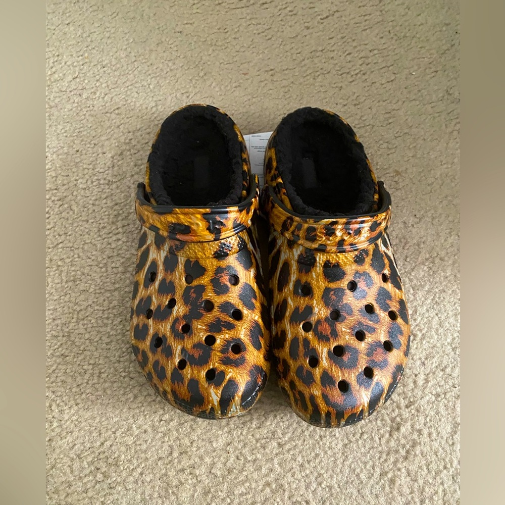 Crocs Fuzzy Lined Clog, Size 7 Men or Size 9 Women